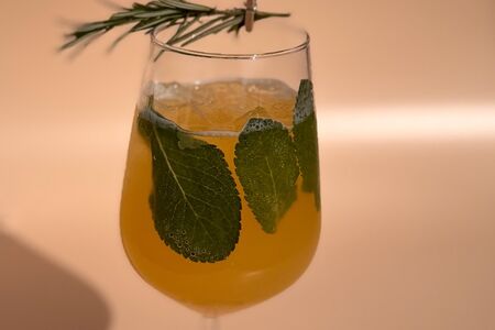 Лимонад Ананас-бузина