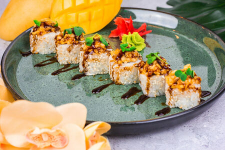 Ролл Гребешок-манго