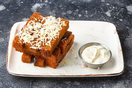 Гренки чесночные с пармезаном