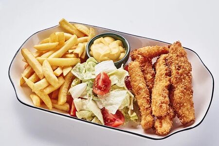 Курочка Кацу с фри и салатом