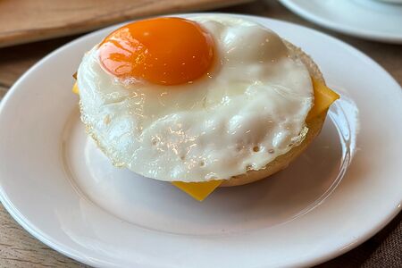 Крок-мадам с курицей