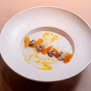 Каша рисовая с орехами и курагой