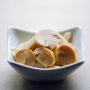 Шампиньоны маринованные