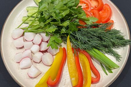 Огурец, томаты, редис