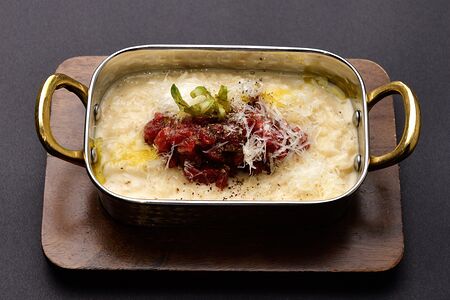 Ризотто с черным перцем и тартаром из говядины