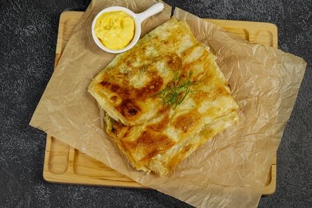 Хрустящий лаваш с сыром