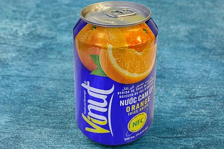 Напиток в банке со вкусом Апельсин Vinut