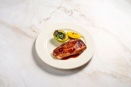 Стейк из семги на гриле