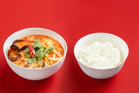 Хайнаньский суп с морепродуктами и рисом (аналог Том Ям)