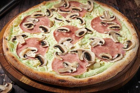 С ветчиной и грибами D33 Пицца на тонком тесте