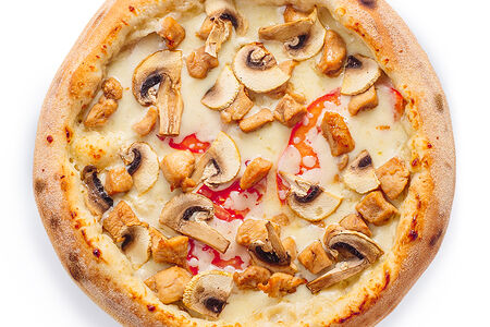 Пицца с курицей и грибами