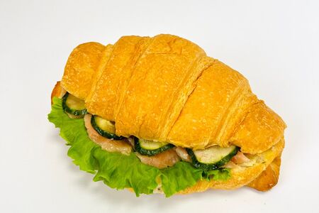 Круассан с красной рыбой