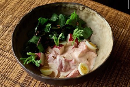 Салат летний, редис, сметана 