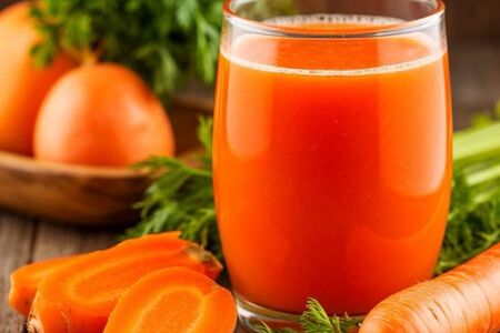 Морковный свежевыжатый сок