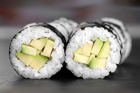 Маки с авокадо