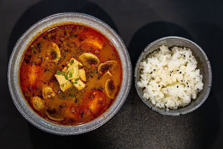 Том ям с курицей