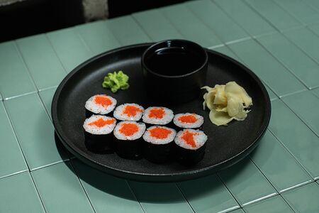 Маки с масаго