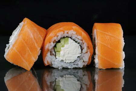 Ролл Филадельфия с лососем