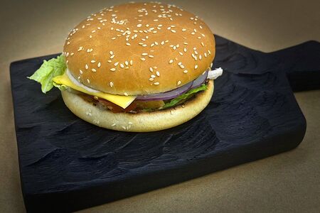 Чикен чизбургер Тропикано