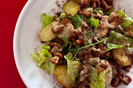 Салат с лисичками