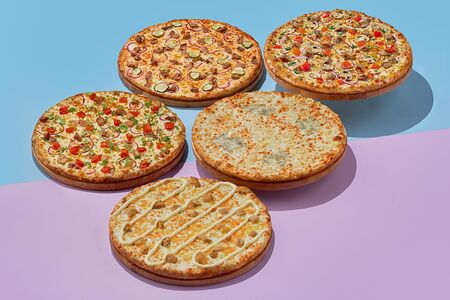 Тут пять пицц