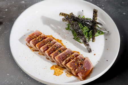 Тунец на гриле в мисо-соусе