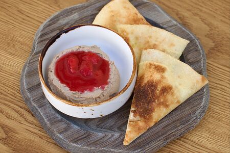 Паштет из печени индейки со свежей клубникой