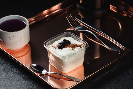 Тирамису с жимолостью