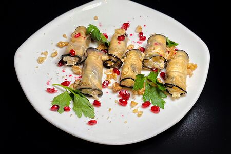 Рулетики из баклажан
