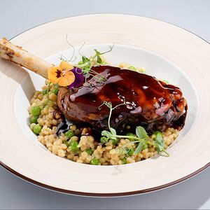 Томленая баранья голень с птитим