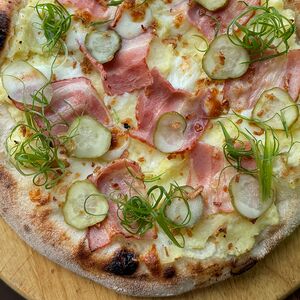 Шаньга с картофелем, беконом и сыром