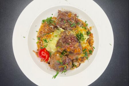 Щечки телячьи с пюре