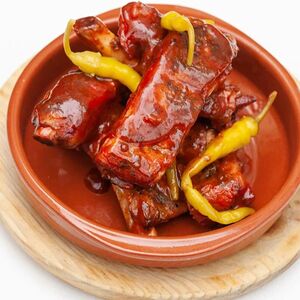 Свиные ребра в соусе барбекю с острым перчиком