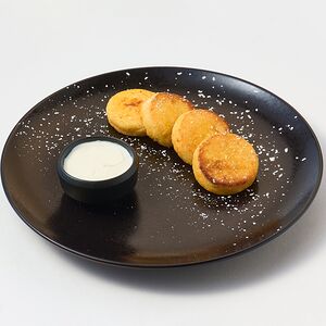 Сырники со сметаной