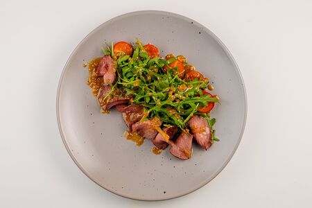 Стейк-салат с ростбифом