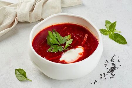 Борщ с пампушками