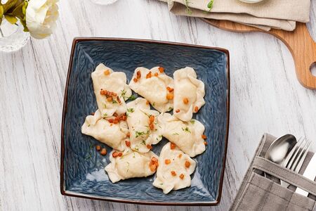 Вареники с картофелем и шкварками