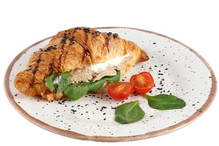 Круассан с тунцом и творожным сыром