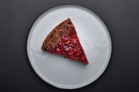 Брауни с черной смородиной