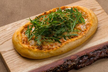 Пиде с морепродуктами в соусе том ям