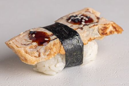 Суши с омлетом