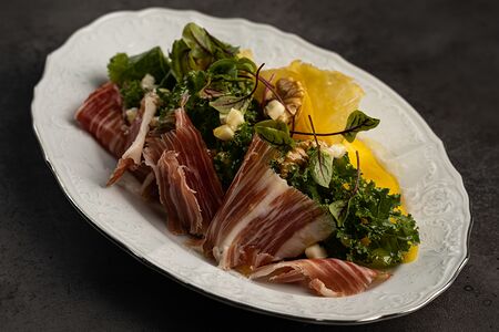 Салат с хамоном