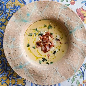 Сырный суп с пармой и трюфельным маслом