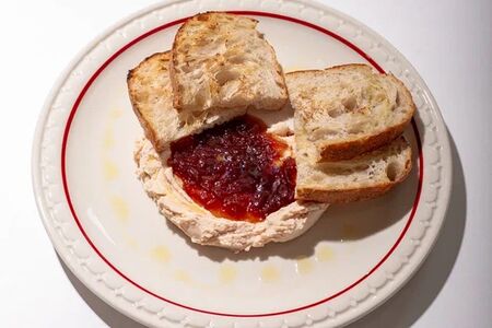 Паштет из копченой курицы с луковым джемом