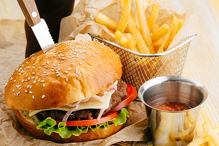 Бургер мясной и фри