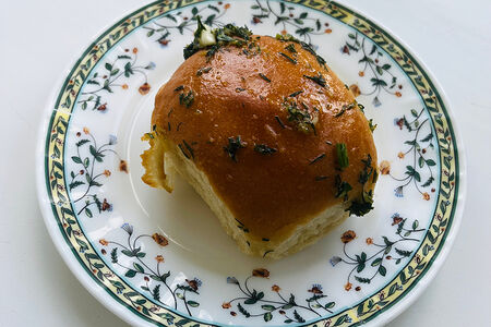 Пампушка с чесноком