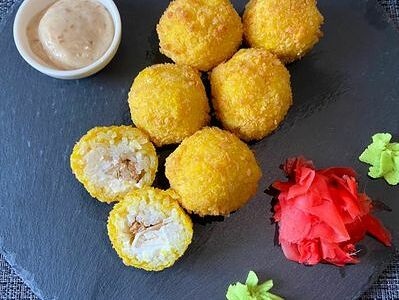 Шарики в темпуре с курицей и соус на выбор