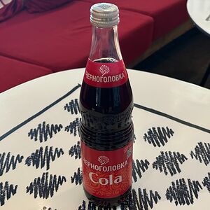 Газированный напиток со вкусом кола Черноголовка