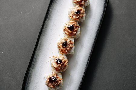 Ролл Аляска угорь