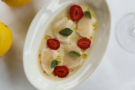 Севиче из гребешка с кокосовым соусом